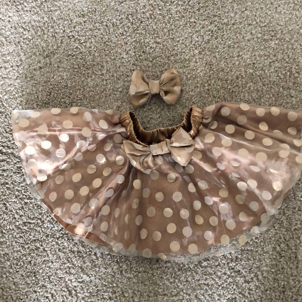 Skirt and bow